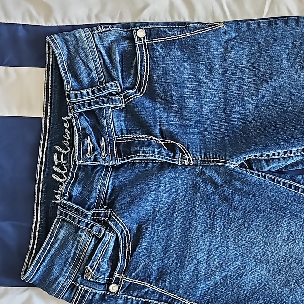 Wallflower, low rise, bootcut size 3 jeans
